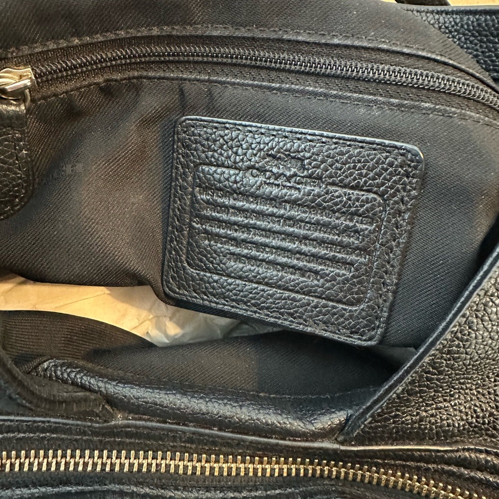 Coach Edie 31 Black Shoulder Bag in Refined Pebbled Leather - Picture 6 of 11